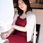 『人妻』 「生中出し無料」の好条件で誘って、年下男子の若い精子で隠し子を作るタダマン巨乳人妻 佐山愛 【FANZA】