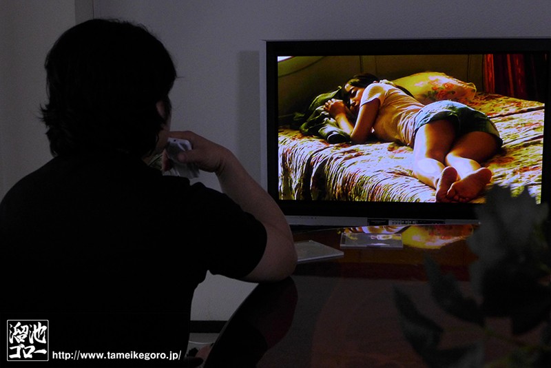 『人妻』 死んだ親父の遺品から出てきた妻との10年分の寝取られ種付けビ...