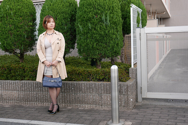 『人妻』 「立ちんぼ妻」 B級熟女 しょうこ38歳 【FANZA】