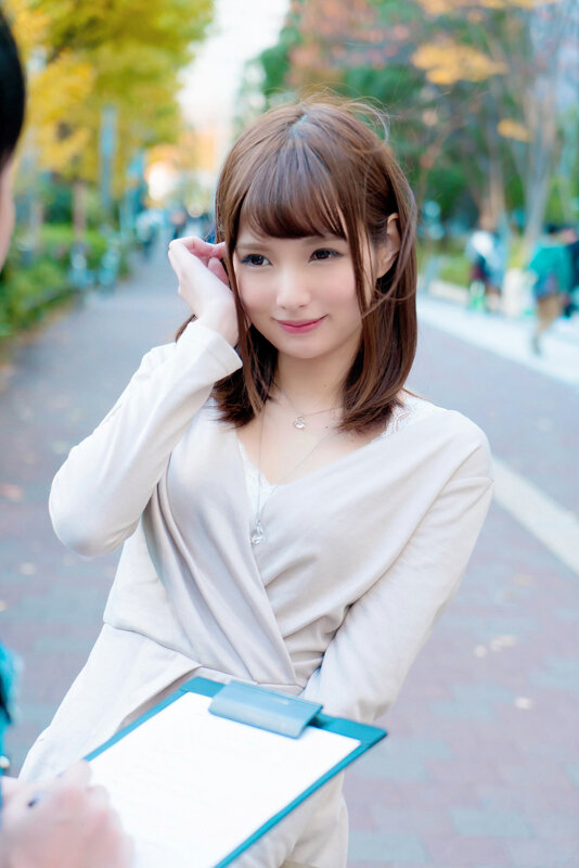 『人妻』 淫乱人妻ナンパ 性欲旺盛な若妻に生中出しSP 旦那だけじゃ満...