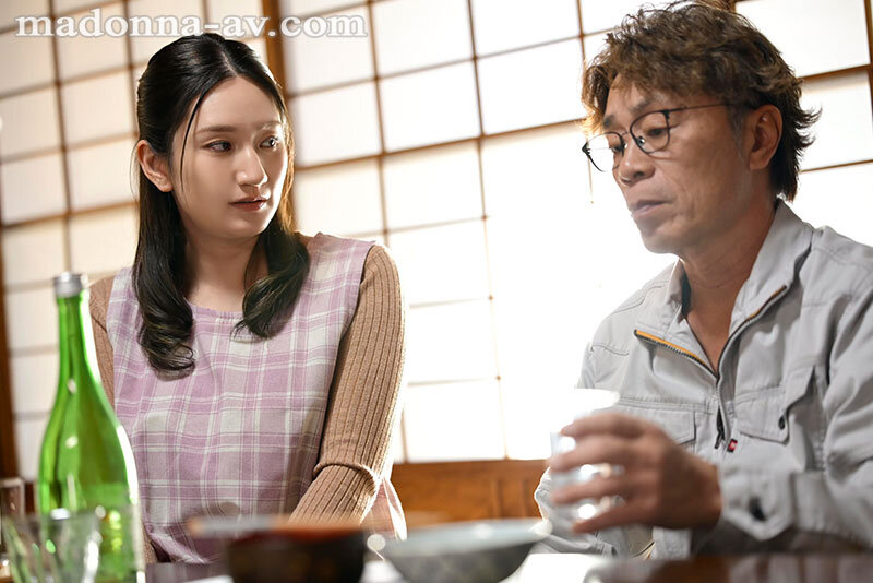 『人妻』 娘が旅行中の一週間…娘の親友で保育士の玲衣さんに誘われ、十数...