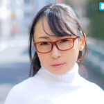 『人妻』 セックスレスで欲求不満フェロモンムンムン身体を持て余す三十路妻 メガネで地味だけどむっちり最高のドスケベボディ Hカップ爆乳母乳人妻 ひなこさん33歳 【FANZA】