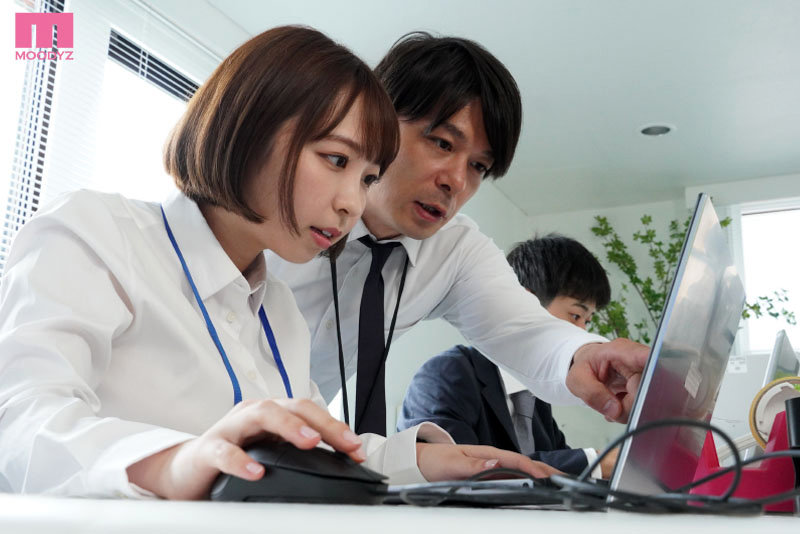 『巨乳』 スーツが似合うイケメン先輩社員に巨乳彼女が本気になってしまっ...