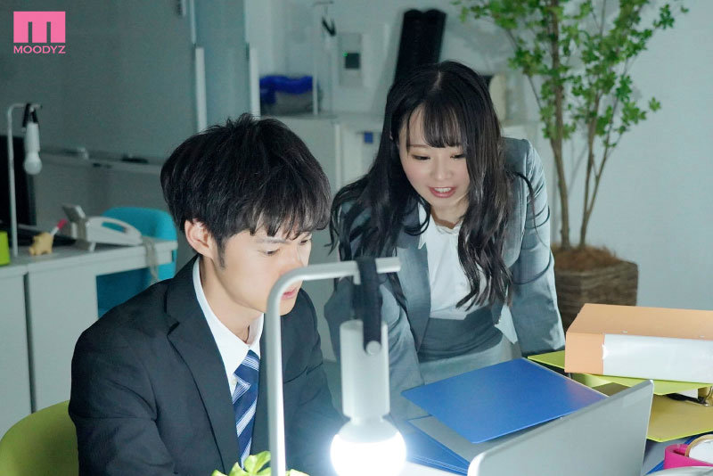 『巨乳』 終電逃して同僚の部屋にお泊り ノーブラ部屋着に我慢できずコン...