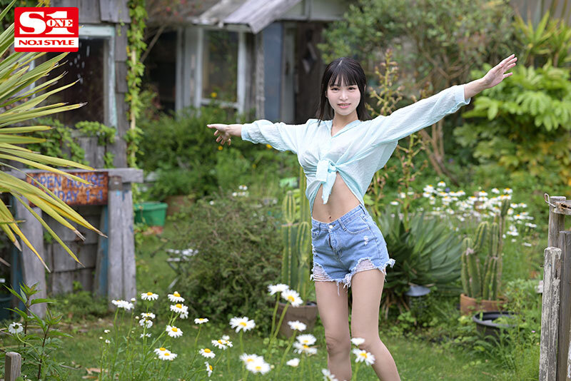 『巨乳』 国宝級グラドルBODY 日向かえで初ベスト 最新8タイトル1...