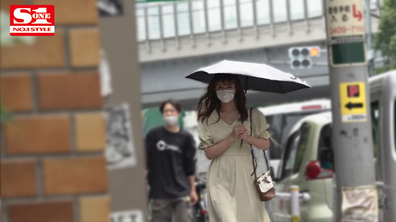 『巨乳』 500万人が熱狂するインフルエンサーの日常に突撃！ 「えっ！...