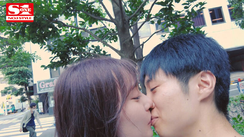 『巨乳』 路チューで勃起したでしょ？10発射精しても、朝を迎えても、長...