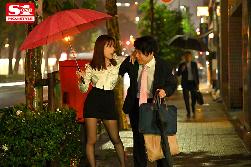 『巨乳』 「普段は真面目なのに…」 酔うとキス魔、ハメると失禁、泥●ビ...