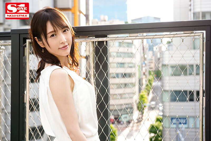 『巨乳』 かつて一世を風靡した伝説のレースクイーン 初めて尽くしのめち...