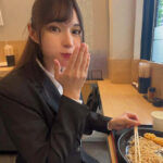 『巨乳』 初めて出来た彼女と初めての夜…そして初めての…。露わになった大きなおっぱいに僕の性欲は尽きることなく夜は明けた…。 楠エリサ 【FANZA】