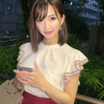 『巨乳』 スレンダー巨乳妻とマッチングアプリで出会い、剛毛マン毛が愛液で束になるほど潮ビュービュー吹かせまくってチ●ポ馬鹿になるまでハメました。 真夕 【FANZA】