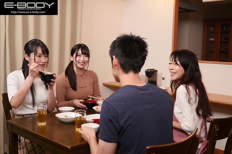 『巨乳』 両親が居ない間に巨乳姉妹と布団の中で… 2人に川の字で挟まれ...