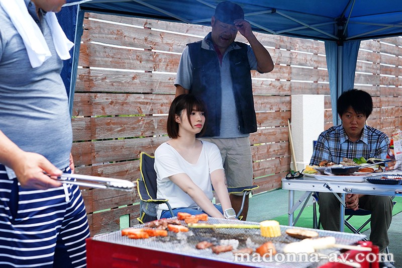 『巨乳』 町内キャンプNTR テントの中で中出しされた妻の衝撃的寝取ら...