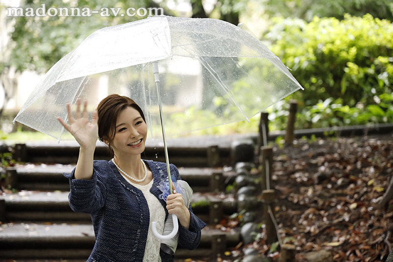 『巨乳』 卒業式の後に…大人になった君へ義母からの贈り物―。 マドンナ...