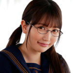 『巨乳』 学校中でコッソリ天才的潮吹きプッしゃあSEXするデカパイ淫キャ観察日記 弓乃りむ 【FANZA】