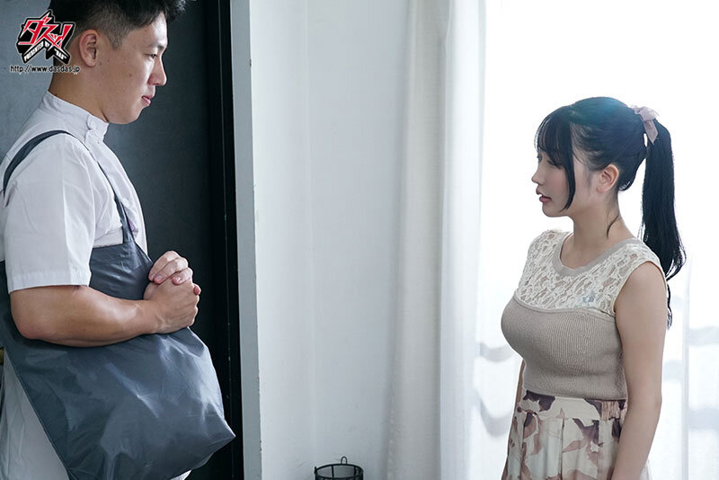 『巨乳』 派遣マッサージ師にきわどい秘部を触られすぎて、快楽に耐え切れ...