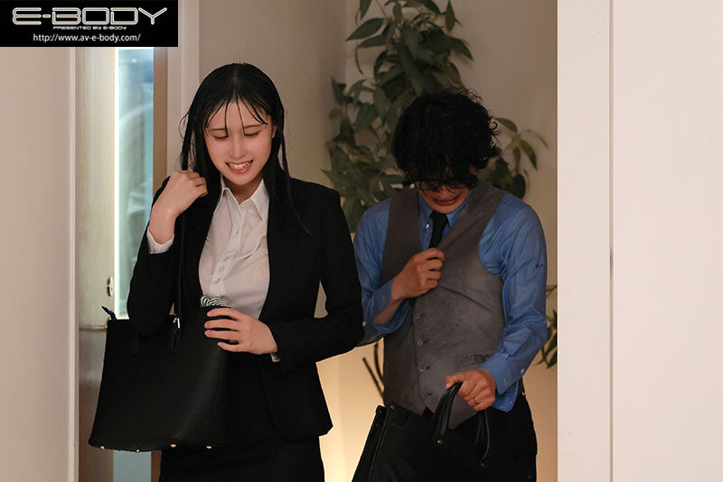 『巨乳』 終電逃し後輩宅に泊めてもらうことに…大雨で濡れたアスリートボ...