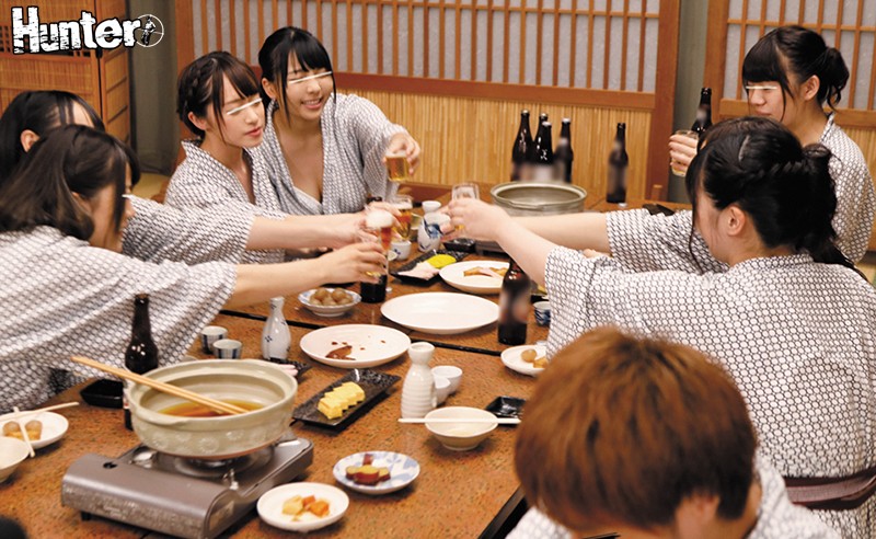 『巨乳』 社員旅行でやって来た温泉旅館に男はボク1人だけで、酔っ払った...