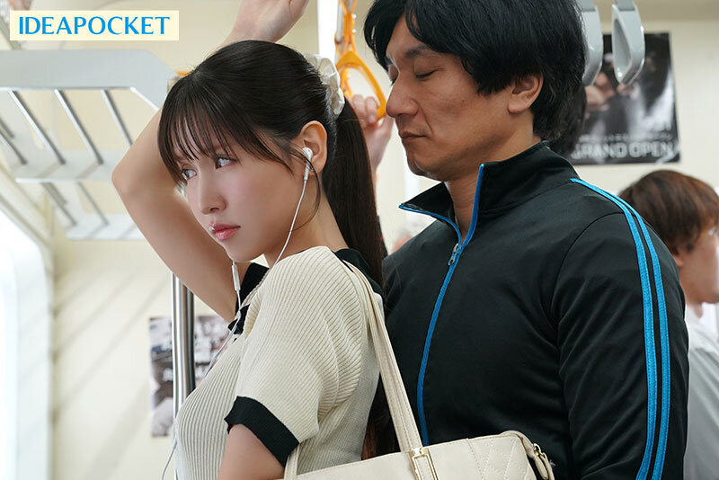 『巨乳』 中出し痴●電車 声の出せない密室で犯●れ輪●されイカされ続け...