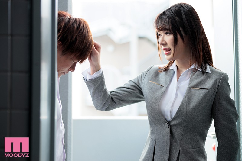 『巨乳』 寮の向かい部屋は僕の憧れ巨乳女教師 こっそり覗きを楽しんでい...