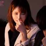 『巨乳』 「シャワーだけ貸してあげよっか」 終電なくなり同僚女子社員の部屋に… 無防備すぎるおっぱいと生脚に興奮した僕はチラつく妻の存在が吹き飛ぶほど一晩中モウレツにハメ狂った… 天川そら 【FANZA】