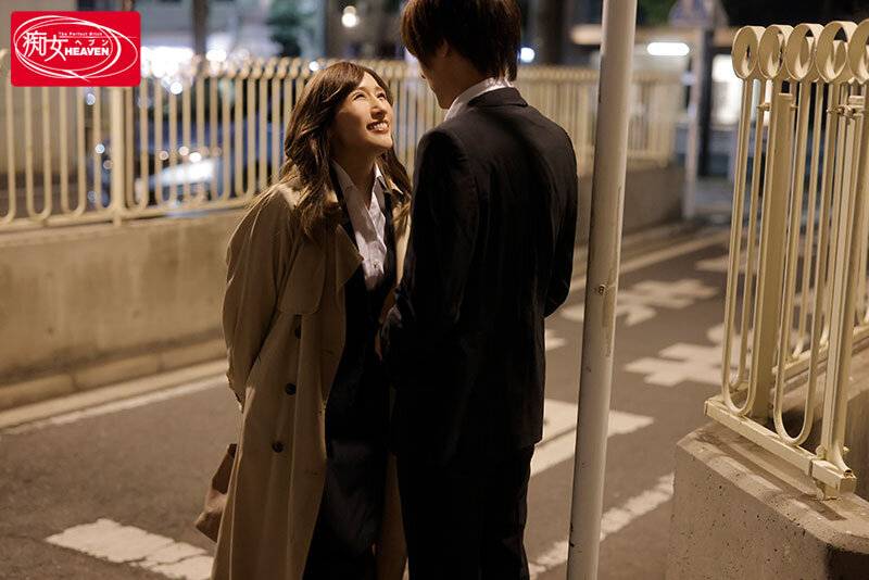 『巨乳』 週末セフレ女上司。僕だけが知ってるJULIAさんの裏顔 脱い...