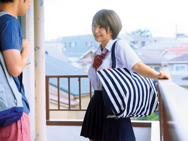 『巨乳』 家出してきた巨乳妹とメチャ狭いワンルームで密着ムラムラ同居生...