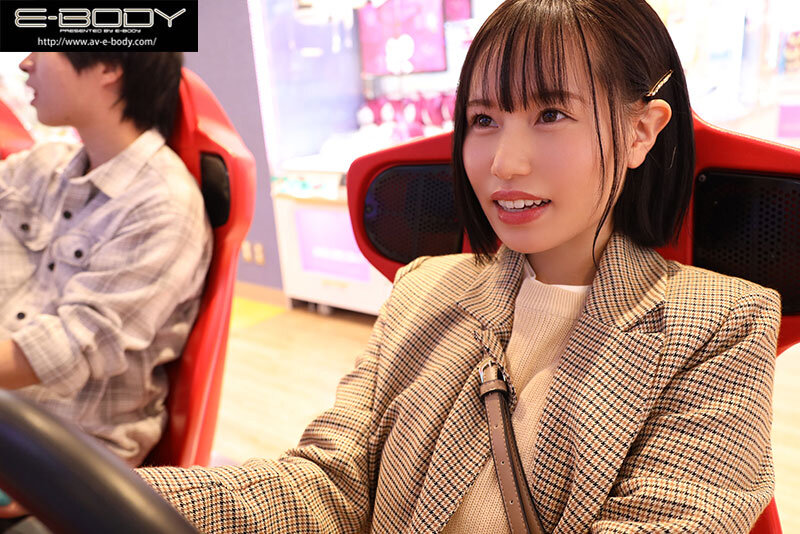 『巨乳』 初めて出来た彼女を脱がしたら… 着衣からは想像できない物凄い...