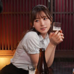 『巨乳』 出張先で僕をダメにするキス魔な後輩女子と涎ダラダラ相部屋NTR 呼吸を奪われ接吻スパイダー騎乗位で唾液まみれ溺れイキ 五日市芽依 【FANZA】