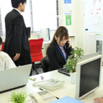 『巨乳』 おチンチン舐めてあげるから恋人のフリしてっ！早く結婚しろとうるさい両親を安心させるために超カワイイ同期女子の一日彼氏になったボク 佐藤しお 【FANZA】