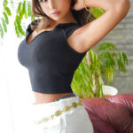 『巨乳』 この見た目で実は看護師！黒ギャル黒咲華AVデビュー 【FANZA】