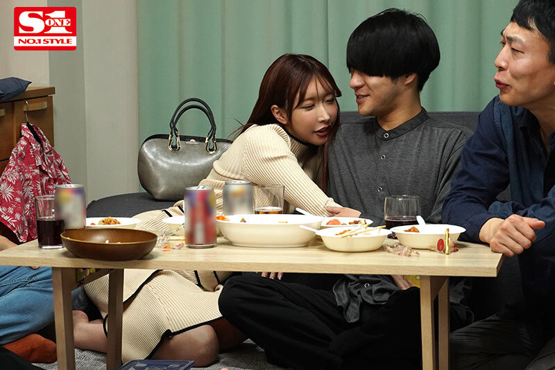 『巨乳』 同性ウケが悪いので男だけの飲み会に参加したら…あざとさ全開お...