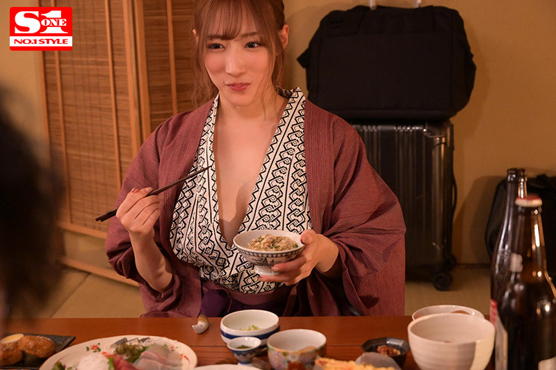 『巨乳』 世話焼き女上司とまさかの出張先旅館で相部屋に… 朝までチ●ポ...