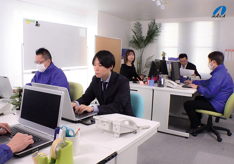 『巨乳』 長年勤めた会社を退職する前に大好きな同僚とスッピン姿で何度も...