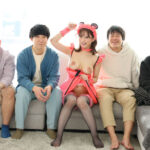 『巨乳』 5年ぶりに再会した幼馴染みはシェアハウスのSEXアイドルになっていた！！～悔しいのにハメ友の輪に入り中出し性交で童貞を喪失した僕～ 桃園怜奈 【FANZA】