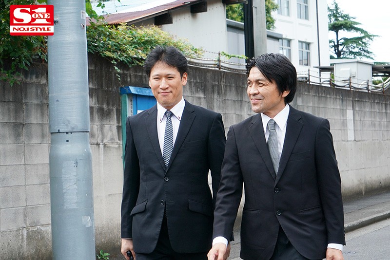 『巨乳』 上司が出張で不在中、上司のJカップ妻とめちゃくちゃハメまくっ...