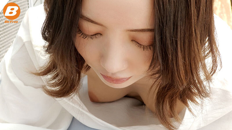 『巨乳』 田舎から都会に引っ越してきた人妻の無防備ノーブラ誘惑。 美咲...