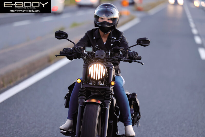 『巨乳』 重量感あるメガトンGcupのボーイッシュ女子大生 南条いちか...