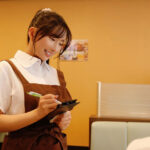 『巨乳』 店長の僕は巨乳バイトのノーブラ誘惑に負けてまだ女子〇生なのに理性を保てず喰べてしまった 楪カレン 【FANZA】