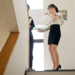 『巨乳』 胸チラをしているのに気付かず働く同僚に手を出しちゃった俺 【FANZA】