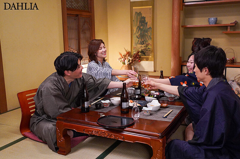 『巨乳』 混浴温泉NTR 結婚直前の彼女の親友を孕ませてしまった…。 ...