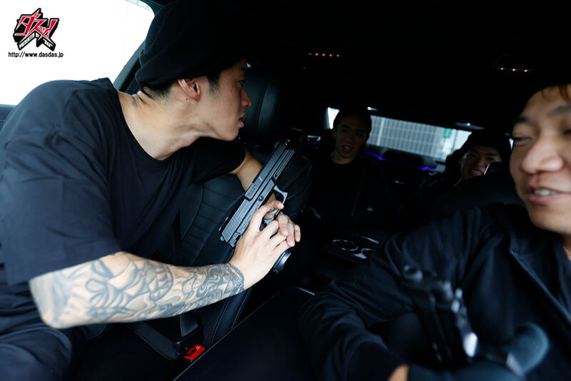 『巨乳』 誰もが羨むボクの巨乳妻に理性を失った銀行強盗は一日中イラマ輪...