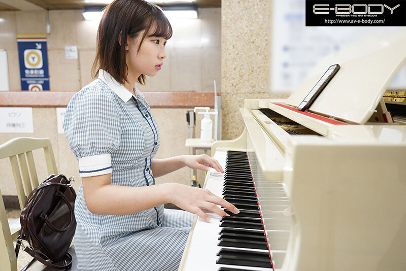 『巨乳』 見た目は清楚、中身はどスケベ 身長170cm B90cm（F...