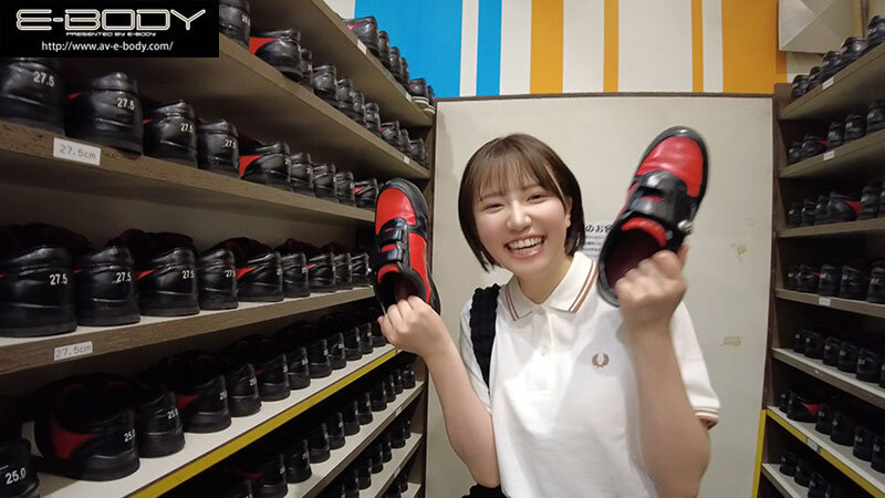 『巨乳』 初めて出来た彼女を脱がしたら… 着衣から想像できない抱きごこ...