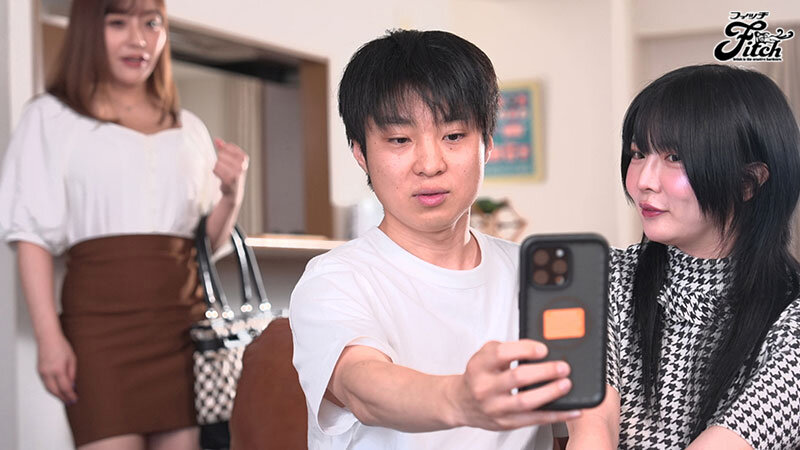 『巨乳』 抵抗する彼女の爆乳母に中出しし続けて3日目…若い僕のチ○ポに...