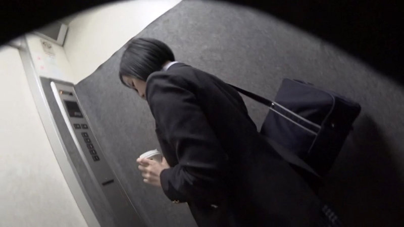 『巨乳』 巨乳女子●生尾行押し込み覆面レ●プ 【FANZA】