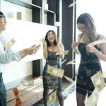 『巨乳』 田舎暮らしの僕が宝くじを当てた！ 都会の最高級ゴージャスお姉さん 貸し切りハーレム中出し逆3P～1000万円の夜～ 水川スミレ 蜜美杏 【FANZA】