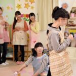 『巨乳』 ストレスが溜まりまくる保育士は超性欲旺盛で欲求不満のヤリマン巨乳女子だらけだった！用事があって姉が働く保育園に行ったら、保育時間が終わっても残業している保育士さんたちが妙にチラチラとボクを見てくる。姉がいなくなった途端… 【FANZA】