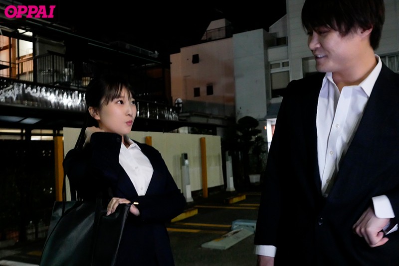 『巨乳』 会社の飲み会で終電を逃した僕に「うちに泊まっていきます？」と...