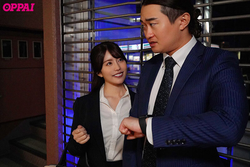 『巨乳』 会社の飲み会で終電を逃した僕に「うちに泊まっていきます？」と...